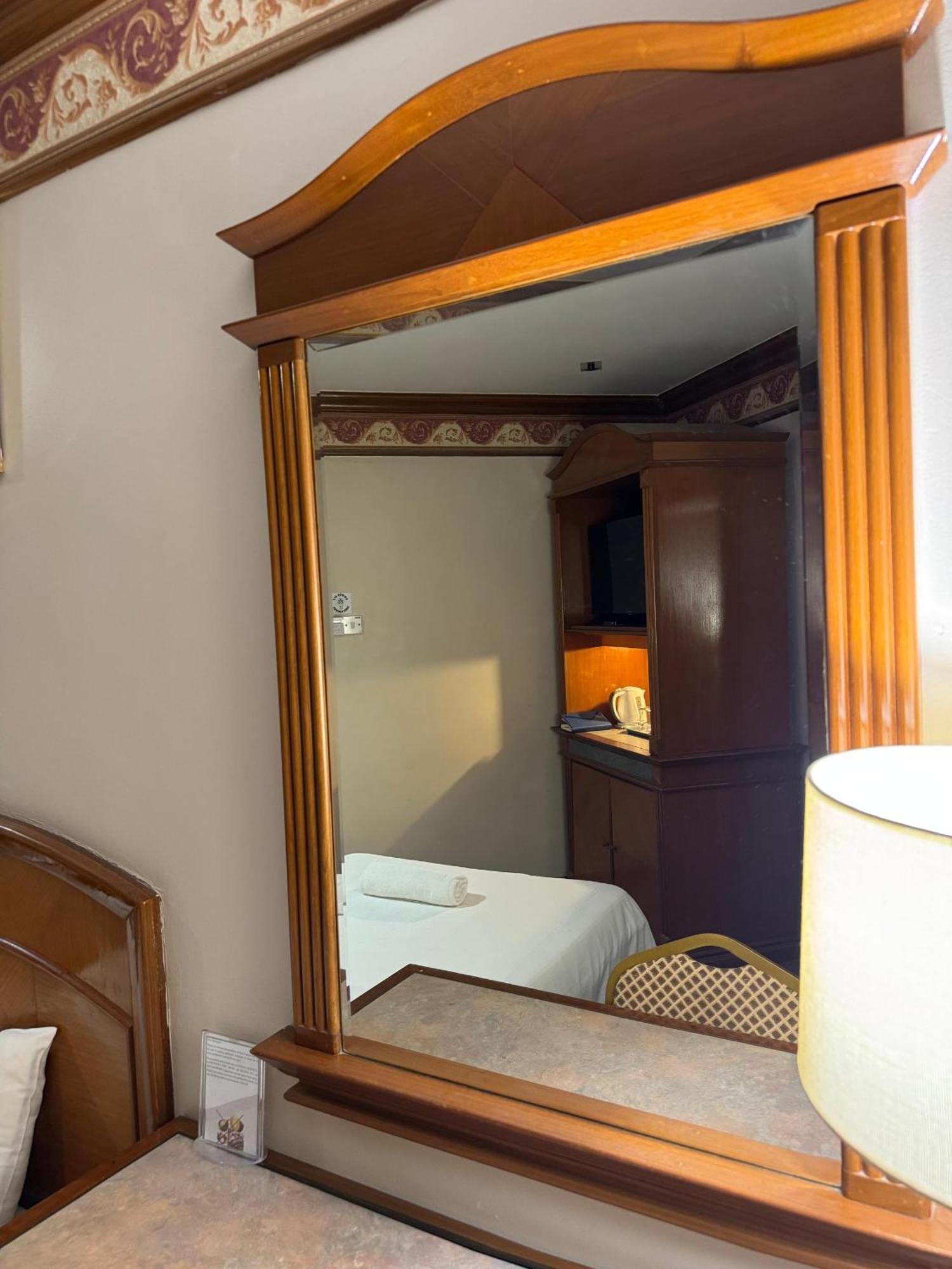 Hotel Deleeton Kota Kinabalu Zewnętrze zdjęcie