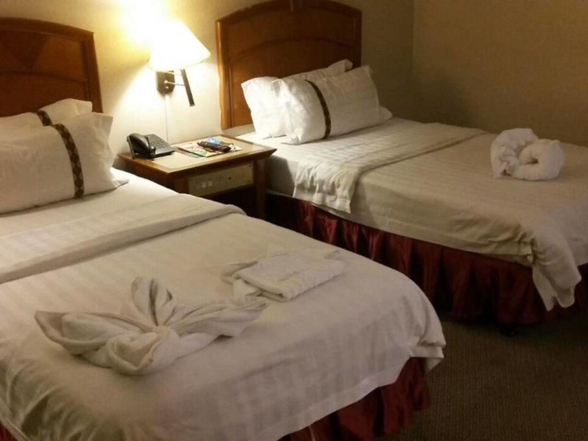 Hotel Deleeton Kota Kinabalu Zewnętrze zdjęcie