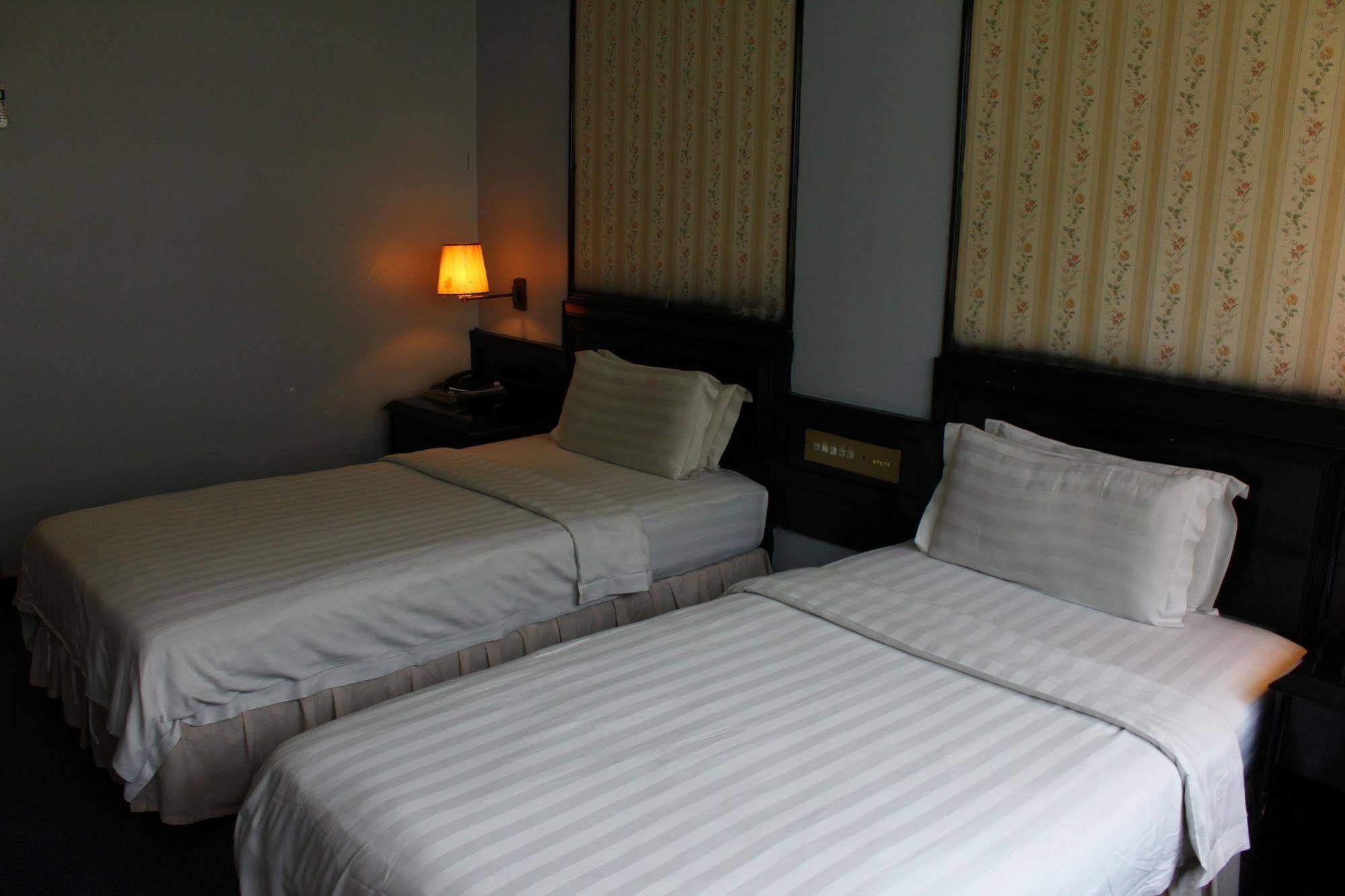 Hotel Deleeton Kota Kinabalu Zewnętrze zdjęcie