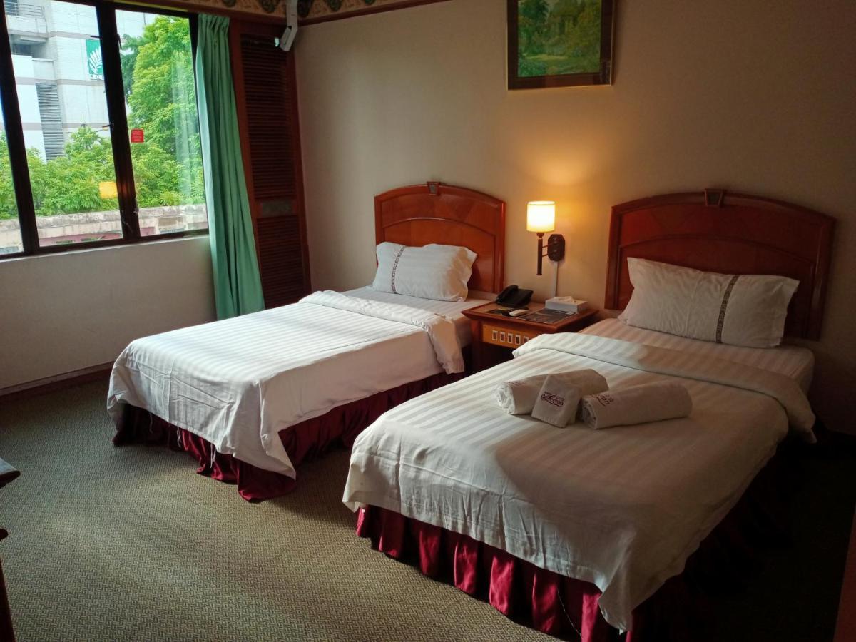 Hotel Deleeton Kota Kinabalu Zewnętrze zdjęcie